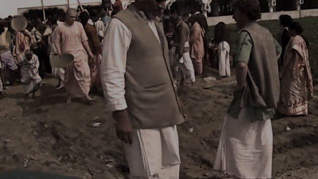 The samadhi of Srila Bhaktivedanta Narayan Goswami Maharaja смотреть онлайн