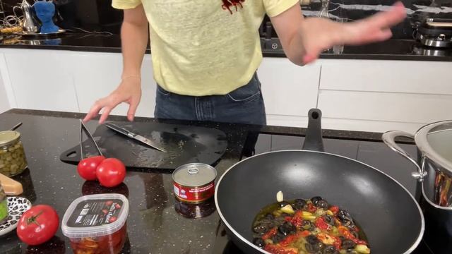 СПАГЕТТИ АЛЛА ПУТАНЕСКА, рецепт из НЕАПОЛЯ смотреть онлайн