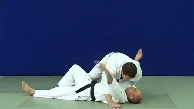 Kuzure kesa gatame - Удержание сбоку с захватом из-под руки
