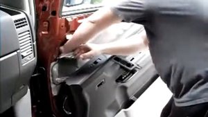 инфинити qx56ja60 infiniti qx56 снятие обшивки передней двери