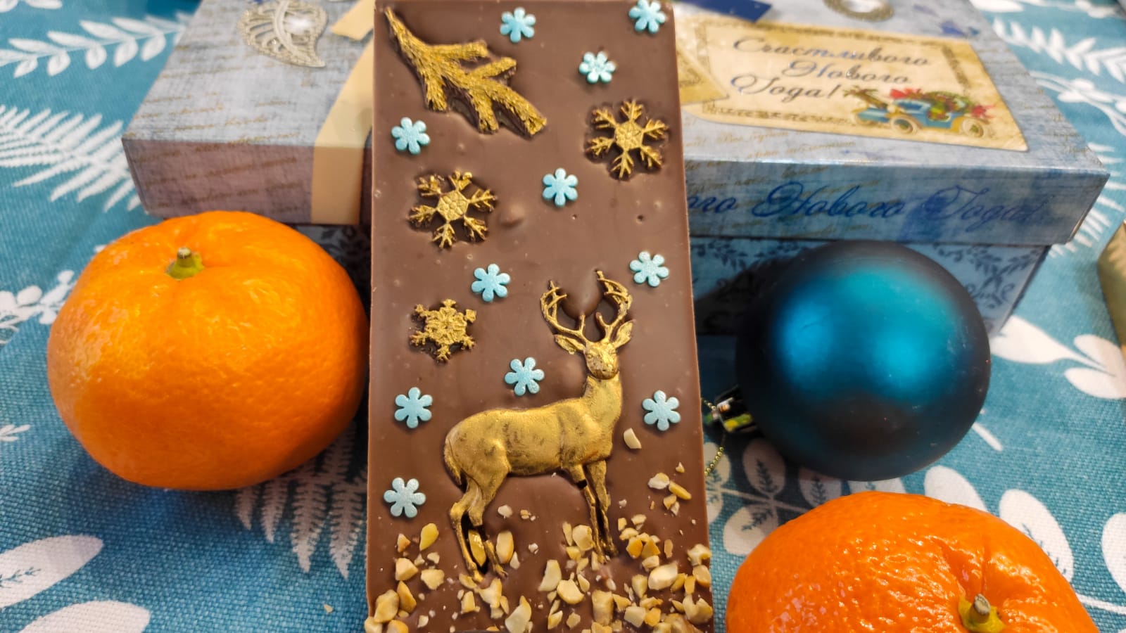 ПОКРАСИЛА ШОКОЛАД ЗОЛОТОЙ КРАСКОЙ смотреть онлайн