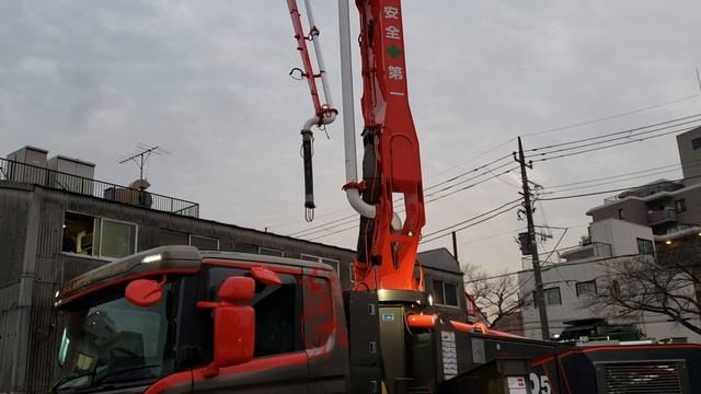 Прикольно! Scania бетонный насос грузовик　Прикольно! Scania бетонный насос грузовик