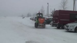 Центробежный разбрасыватель песка и соли