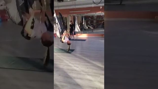 обучающие занятия "йога в гамаках" в студии йоги СаттВэй смотреть онлайн