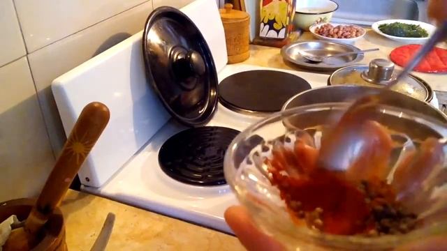 ЕДА И...Щи с фасолью на шкварках. Сам процесс. смотреть онлайн