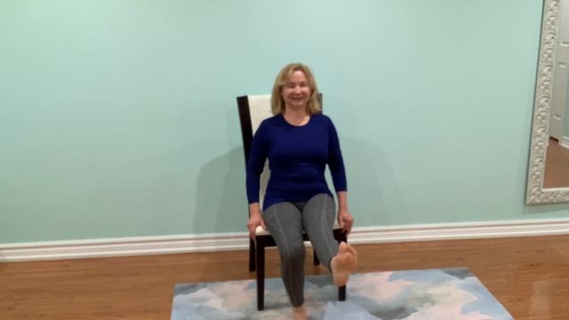 25 минутный комплекс физических упражнений. Доступен пожилым людям. смотреть онлайн