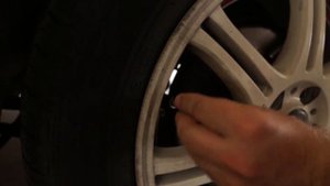 КАК УСТАНОВИТЬ ДАТЧИКИ ДАВЛЕНИЯ В ШИНАХ / SLIMTEC TPMS X4