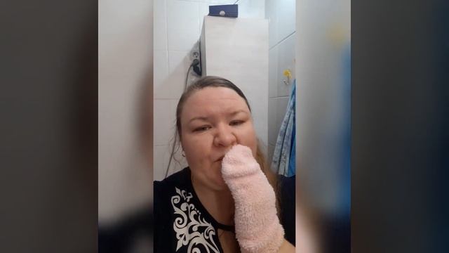 Снятие макияжа с помощью розовой варежки Ласка #greenway смотреть онлайн