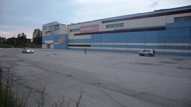 Парный слалом Subaru legacy VS Chevrolet Niva (win) смотреть онлайн