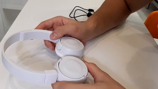 Обзор наушников JBL t450bt (white). смотреть онлайн