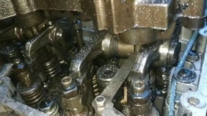 DAF XF 19.480 сняли форсунки отрегулировали клапана, машина не  троит.