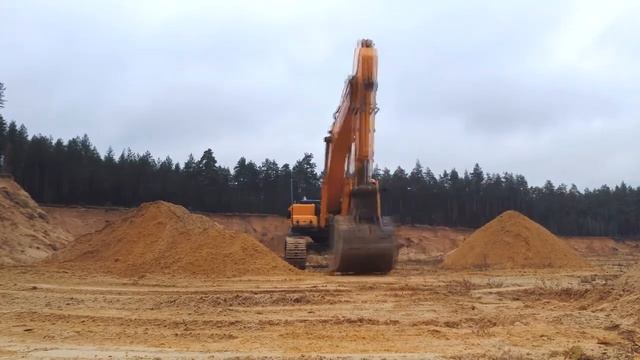 HYUNDAI 330LC-9S \Excavator in the quarry\Part-1 смотреть онлайн