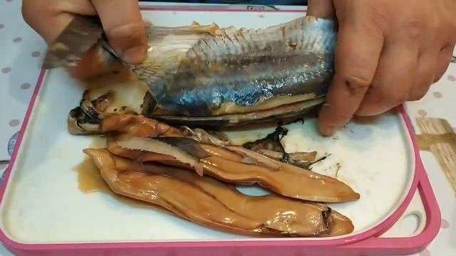 КАК ЗА  МИНУТУ РАЗДЕЛАТЬ СЕЛЕДКУ