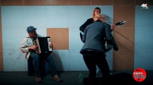 Время. ЛЕТЕЛИ ДНИ.  группа Comedoz. Кавер. (Cover) ??? УЛИЧНЫЕ МУЗЫКАНТЫ. ПОЕТ В ПЕРЕХОДЕ