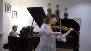 Monti - Czardas (live excerpt) Caroline Adomeit, violin