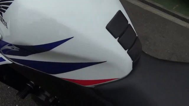 Мотоцикл спортбайк Honda CBR400R ABS рама NC47 спорт 2013 пробег 16 т.к триколор белый красный синий