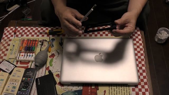Macbookpro 13inch 2010  Mid 裏ブタ開けちゃった❗️?? смотреть онлайн