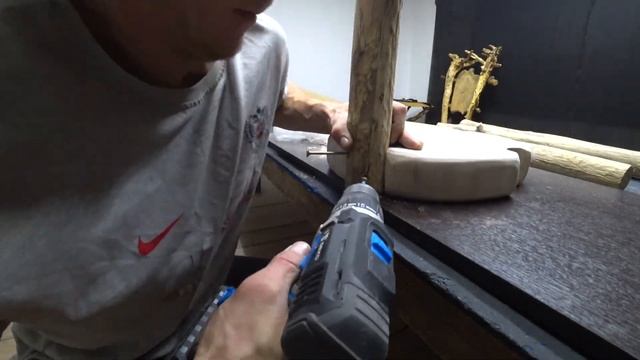 мебель из веток . барный стул. поделки из дерева. Wood crafts. Twig furniture . bar stool . смотреть онлайн
