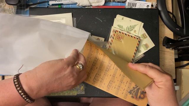 Heartfelt Creations share смотреть онлайн