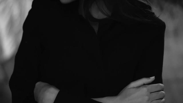 Яна Мкр: читает стих о любви для Cetre' смотреть онлайн