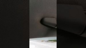 как снять потолочную ручку Hyundai Tucson 2006 г. в.