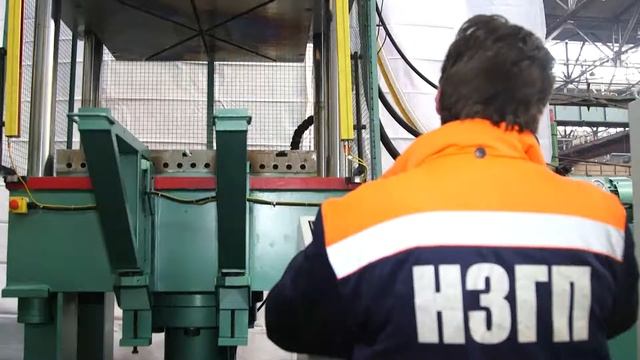 Гидравлический 4-х колонный пресс ДА2230 смотреть онлайн