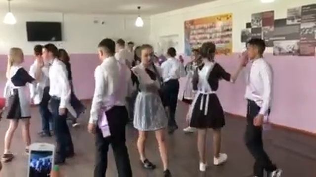 Танец выпускников ? ?