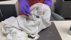 Как ДЕШЕВО и ЭФФЕКТИВНО убрать желтые пятна на подмышках . Remove the yellow spots on the armpits.