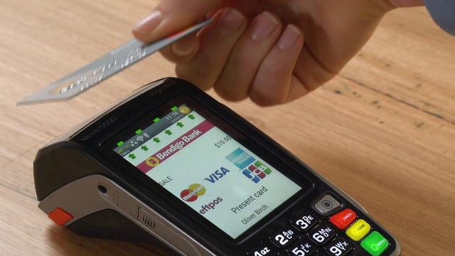 Ingenico Move5000 - Making a sale смотреть онлайн