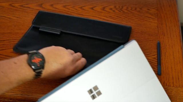 Surface Pro leather sleeve. смотреть онлайн