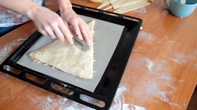 Сырная закуска из слоёного теста | Сырная елка