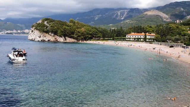 Пляж Милочер, Свети Стефан, Черногория @ Подорож з малою дитиною Чорногорією смотреть онлайн