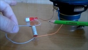 ? ЗВУКОВОЙ ГЕНЕРАТОР НА ГЕРКОНОВОМ РЕЛЕ