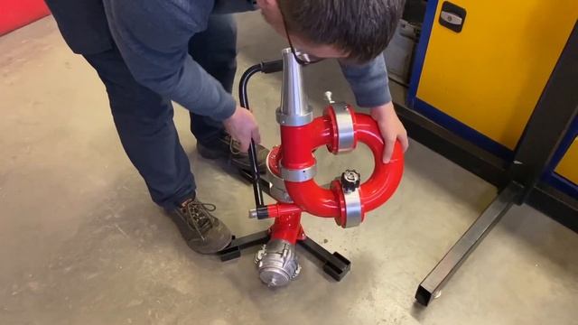 Лафетный ствол с быстросъемным основанием. Из стационарного положения в переносное за 10 секунд смотреть онлайн