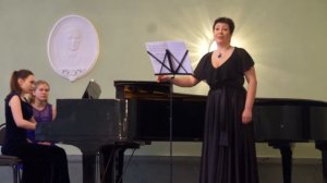 12 "Нам звёзды кроткие сияли". Исп. Наталья Фризе.