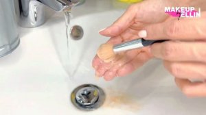 Как стирать и сушить  кисти для макияжа