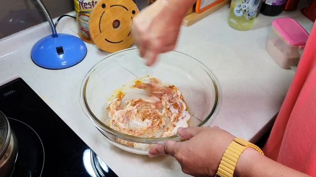 Kale and spicy tuna salad (ingredient list provided) смотреть онлайн