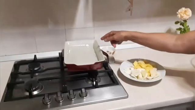 Прекрасное утро в саду. Готовлю шарлотку. смотреть онлайн