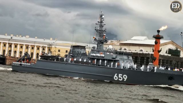 Военно-морской парад кораблей на День ВМФ 2020 в Санкт-Петербурге – генеральная репетиция смотреть онлайн