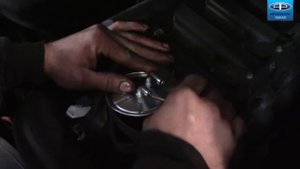 Как заменить топливный фильтр мерседес спринтер mercedes sprinter 2005 2.2 л видео