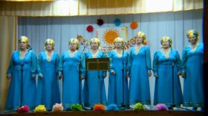 В саду горит рябины куст.
