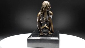 Бронзовая статуэтка "Обнажённая"