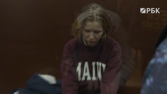 Дарья Трепова, обвиняемая в убийстве военкора Татарского, находится в зале суда