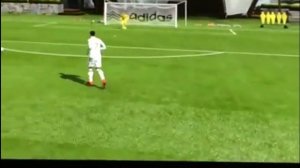 Как бить рабоной в Fifa 15?