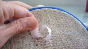 Урок по вышивке .Анютины глазки.Часть 1