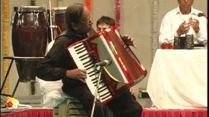 03 04 AA JA SANAM CHORI CHORI SURESH YADAV on ALTO SAXOPHONE & SUMIT MITRA on ACCORDION