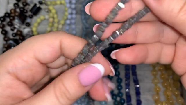 БУСЫ И БРАСЛЕТЫ ИЗ НАТУРАЛЬНЫХ КАМНЕЙ. 18.12.2021 смотреть онлайн