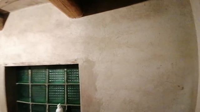 Цементная штукатурка через 30 лет эксплуатации. Цементная штукатурка в ванной.  Цементная штукатурк