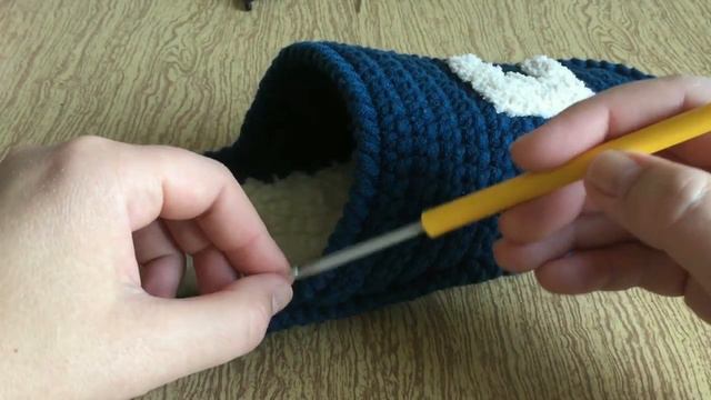 МУЖСКИЕ ТАПОЧКИ С ИНИЦИАЛАМИ/МАСТЕР КЛАСС/КАК СВЯЗАТЬ ТАПКИ