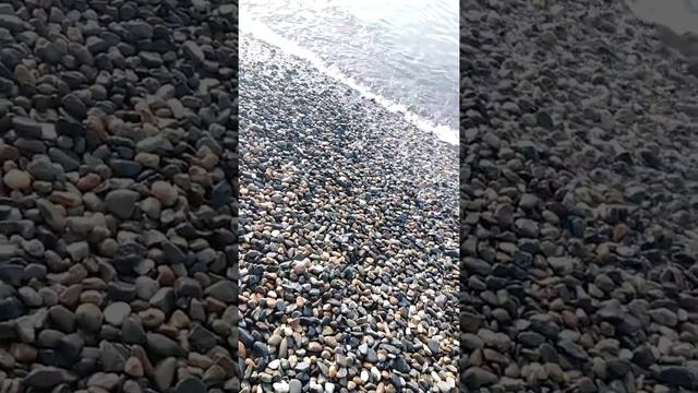 Полудрагоценные камни на пляже !